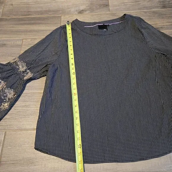 Nanette lepore Black White Gingham Bell Sleeve Blouse Embroidered sz XL Casual - Picture 5 of 7